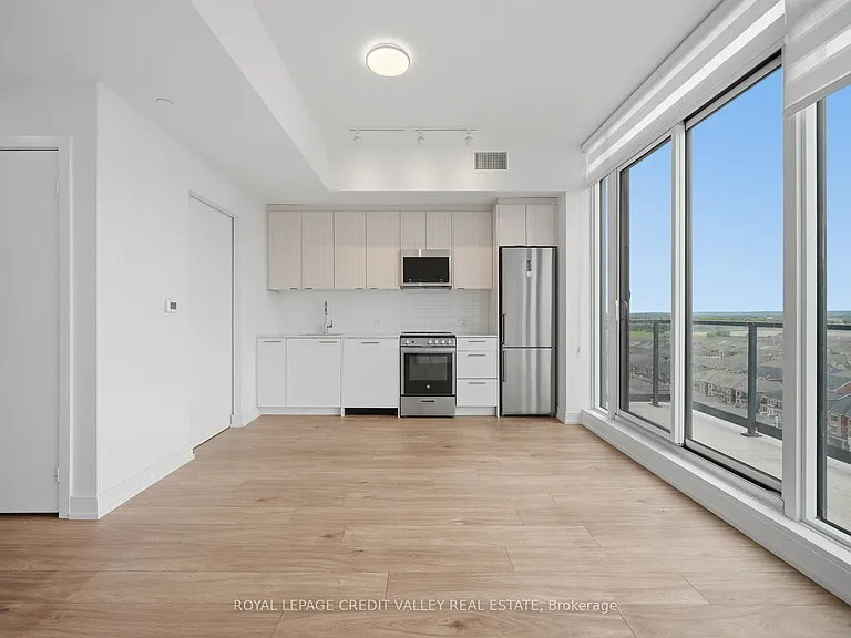 225 Veterans Dr #1201 — Photo 36