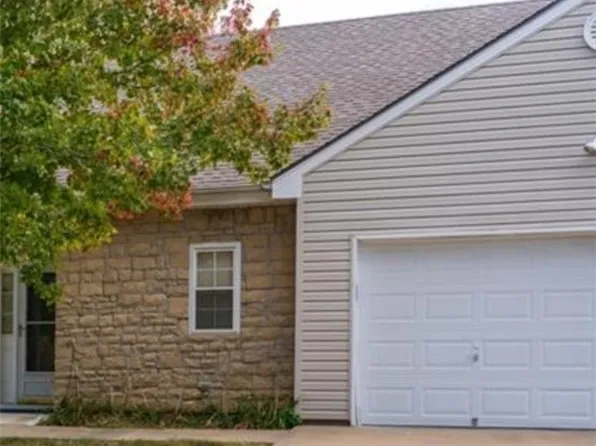 8333 Waverly Ave, Kansas City, KS 66109