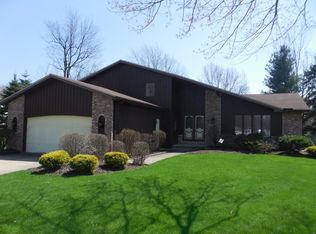 9001 Ivy Oval, North Royalton, OH