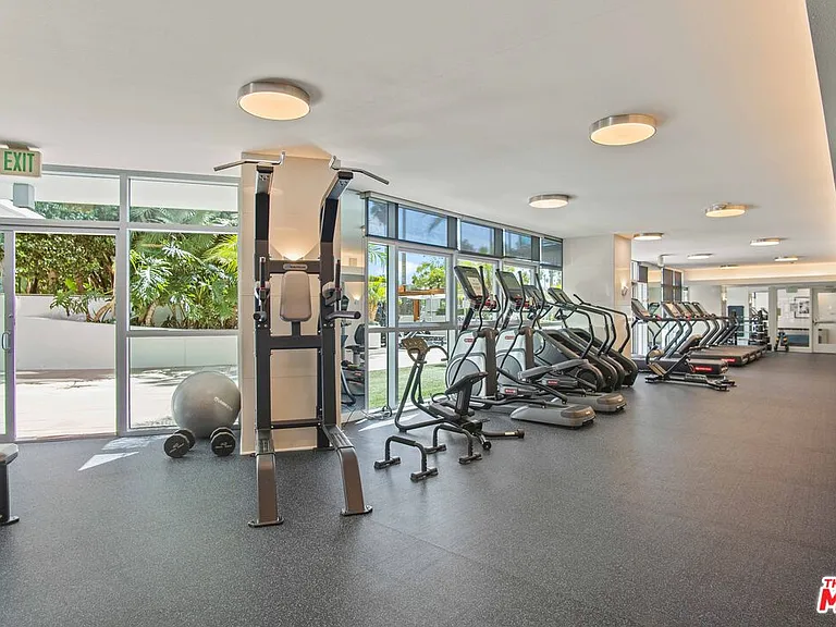 13700 Marina Pointe Dr #1507 — Photo 33