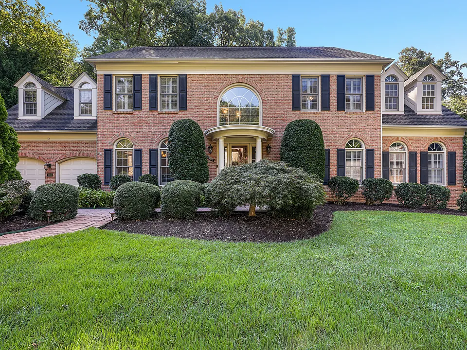 9105 Oak Chase Ct
