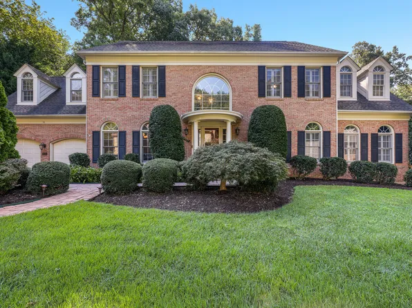 9105 Oak Chase Ct, Fairfax Station, VA 22039