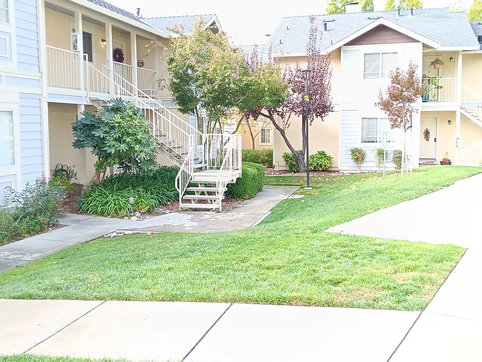 Buildings with Lawn Area