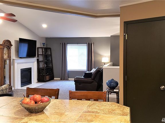 4th image of 14016 221st Street Ct E