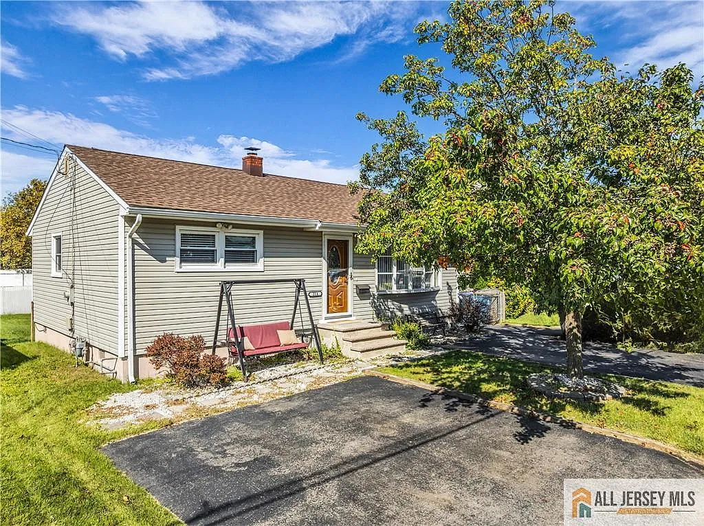 2 bed, 1.0 bath, 816 sqft, $2,650 — Photo 2
