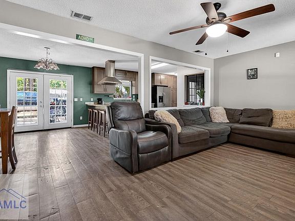 3rd image of 204 Honey Lane Cir
