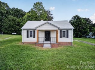 2318 32nd St NE, Hickory, NC 28601