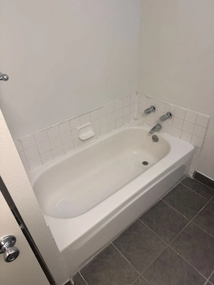 t1045 — Photo 3