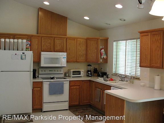4th image of 8124 Sparrow Ct SE