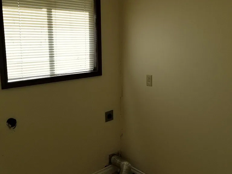 966 NW Cypress Ave — Photo 15
