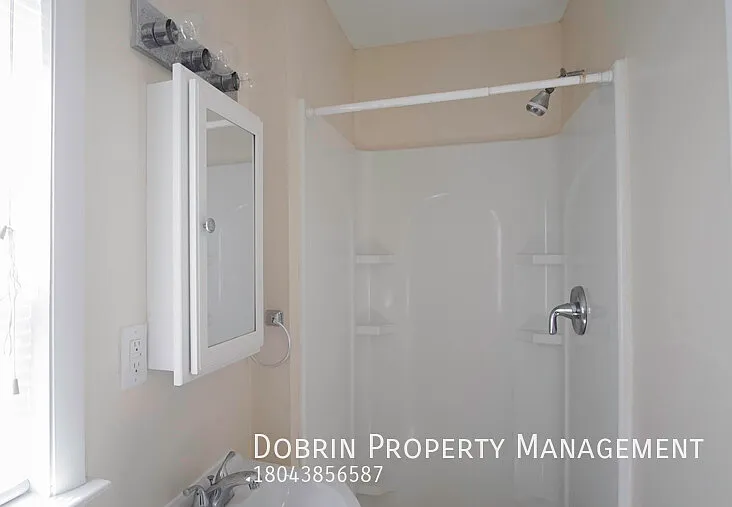 1011 Kinney St — Photo 11