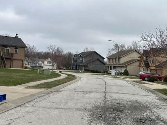 Exterior Neighborhood (street photo)