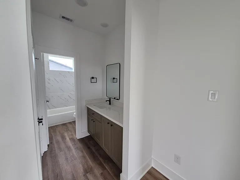 3217 Saint Emanuel St — Photo 33