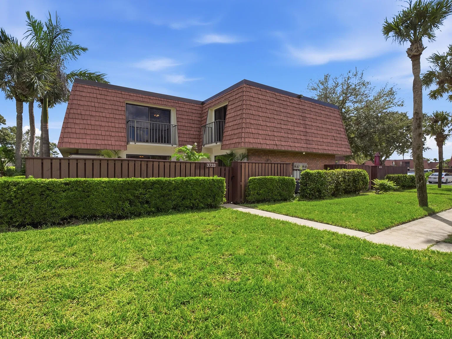2 bed, 2.5 bath, 1236 sqft, $2,300 — Photo 2
