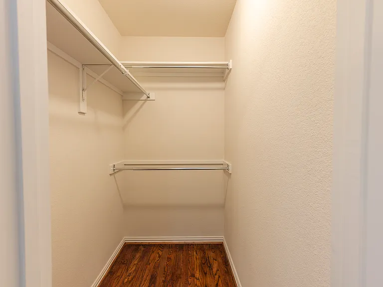 825 Warwick Blvd — Photo 22