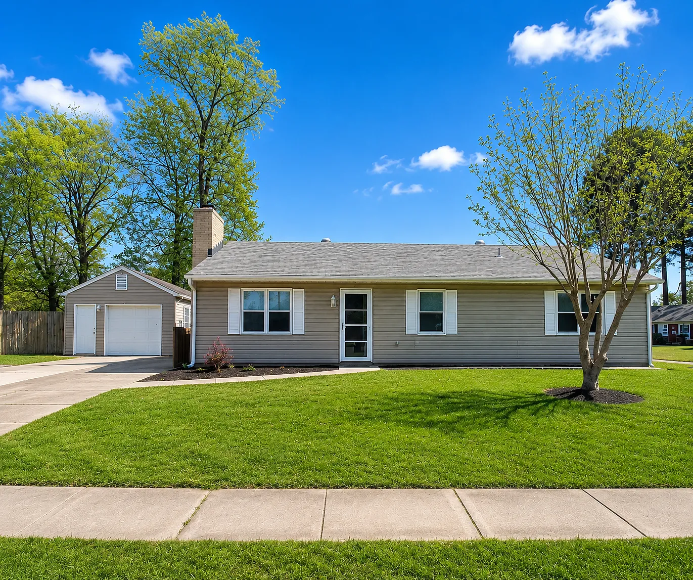 4 bed, 1400 sqft, $2,400 — Photo 1