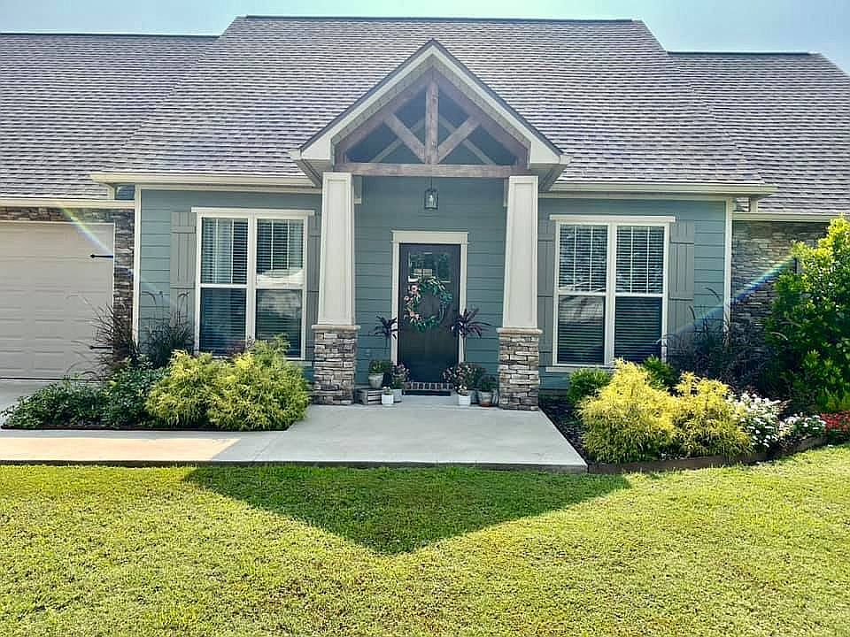1st image of 261 Broadacres Dr