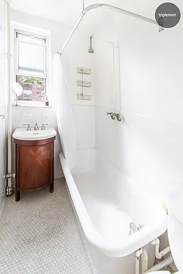 Sold by Triplemint | media 6