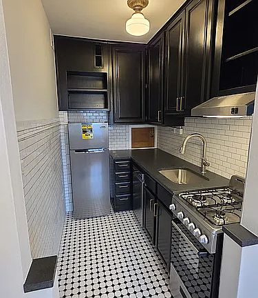 4th image of 614 S Elwood Ave #107