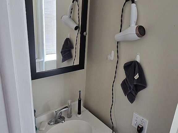 5th image of 773 Madison Ave #2F