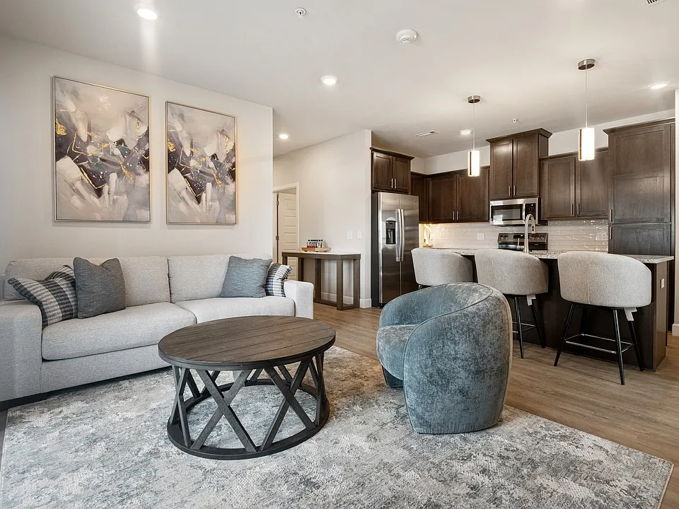 102 West Crossing