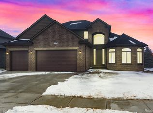 19799 Chase Dr, Macomb, MI