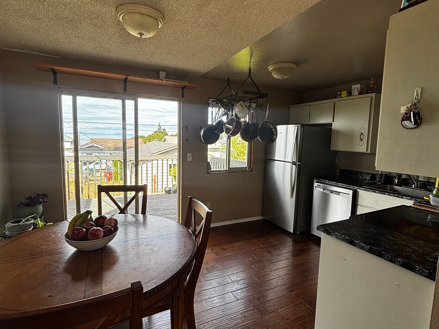 4 bed, 1536 sqft, $2,700 — Photo 3