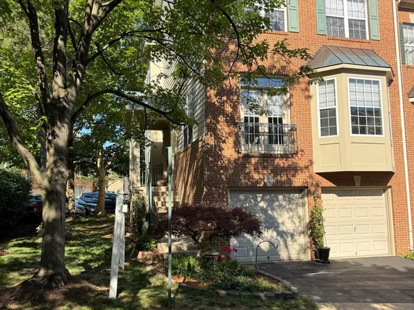 428 Clayton Ln, Alexandria, VA 22304