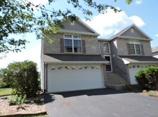 1117 Penny Ln, Sycamore, IL 60178