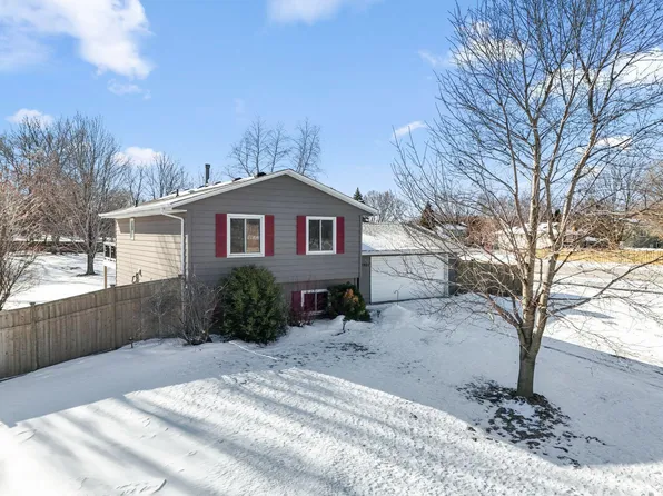 5980 131st St W, Apple Valley, MN 55124