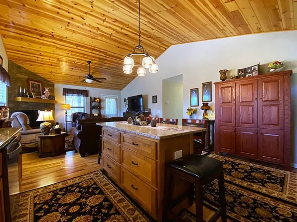 97 Cottontail Trl, Murphy, NC 28906