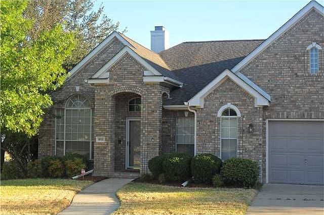 1st image of 810 Oakdale Ln