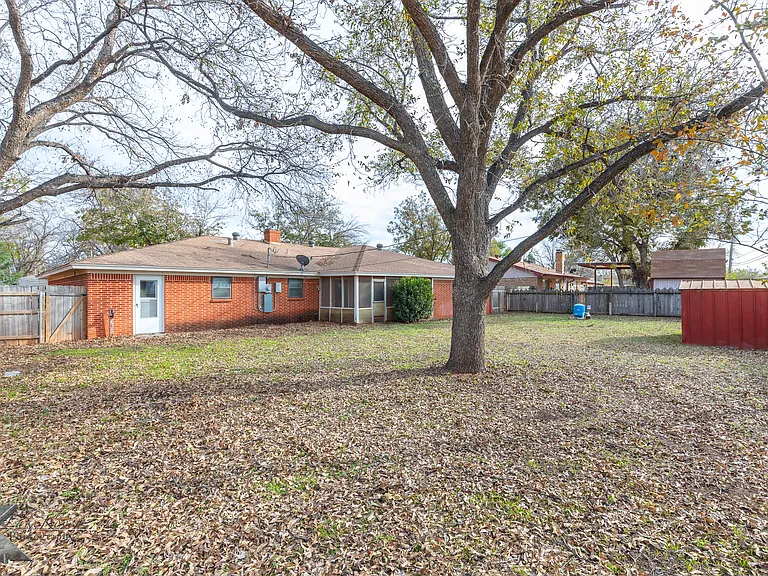 1926 Richland Dr — Photo 33