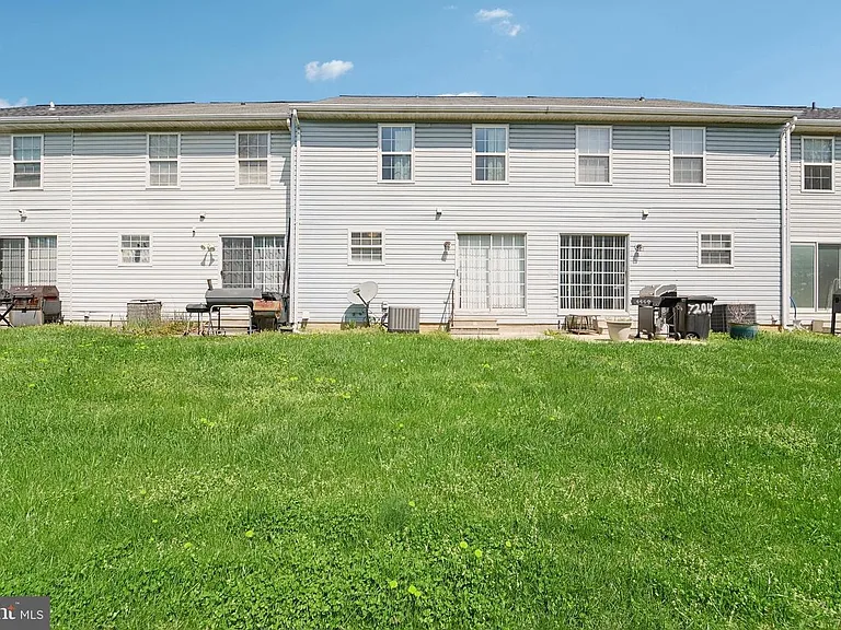 7206 Rutherford Green Cir — Photo 32