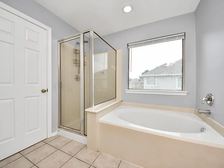 16526 Cairngrove Ln — Photo 32