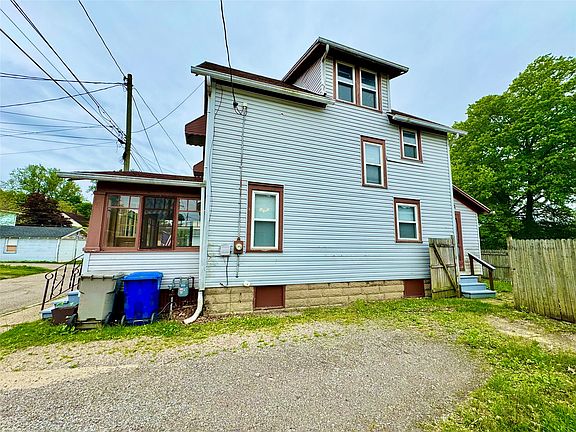 3rd image of 1044 Chancery Ln