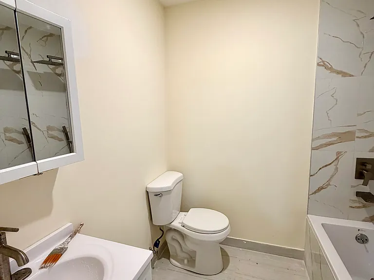 1667 E 18th St #2A — Photo 10