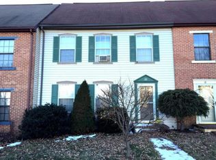 20 Carriage House Dr, Willow Street, PA 17584