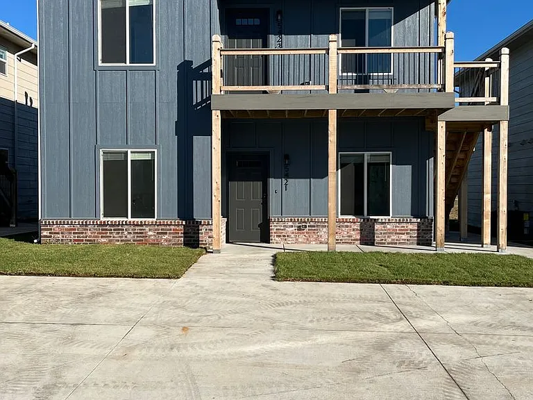 5421-23 N Gray St — Photo 1