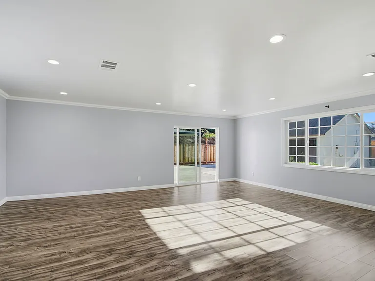 12610 Paseo Flores — Photo 31