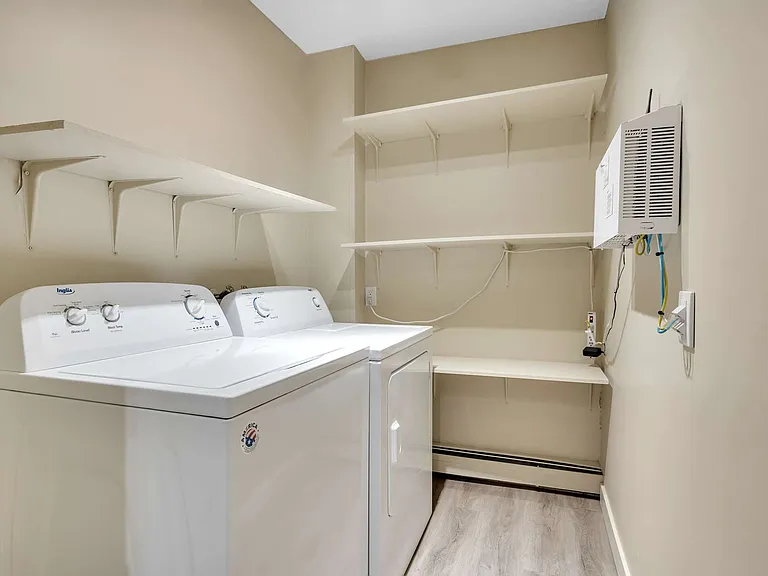 41 Munroe Pl — Photo 17