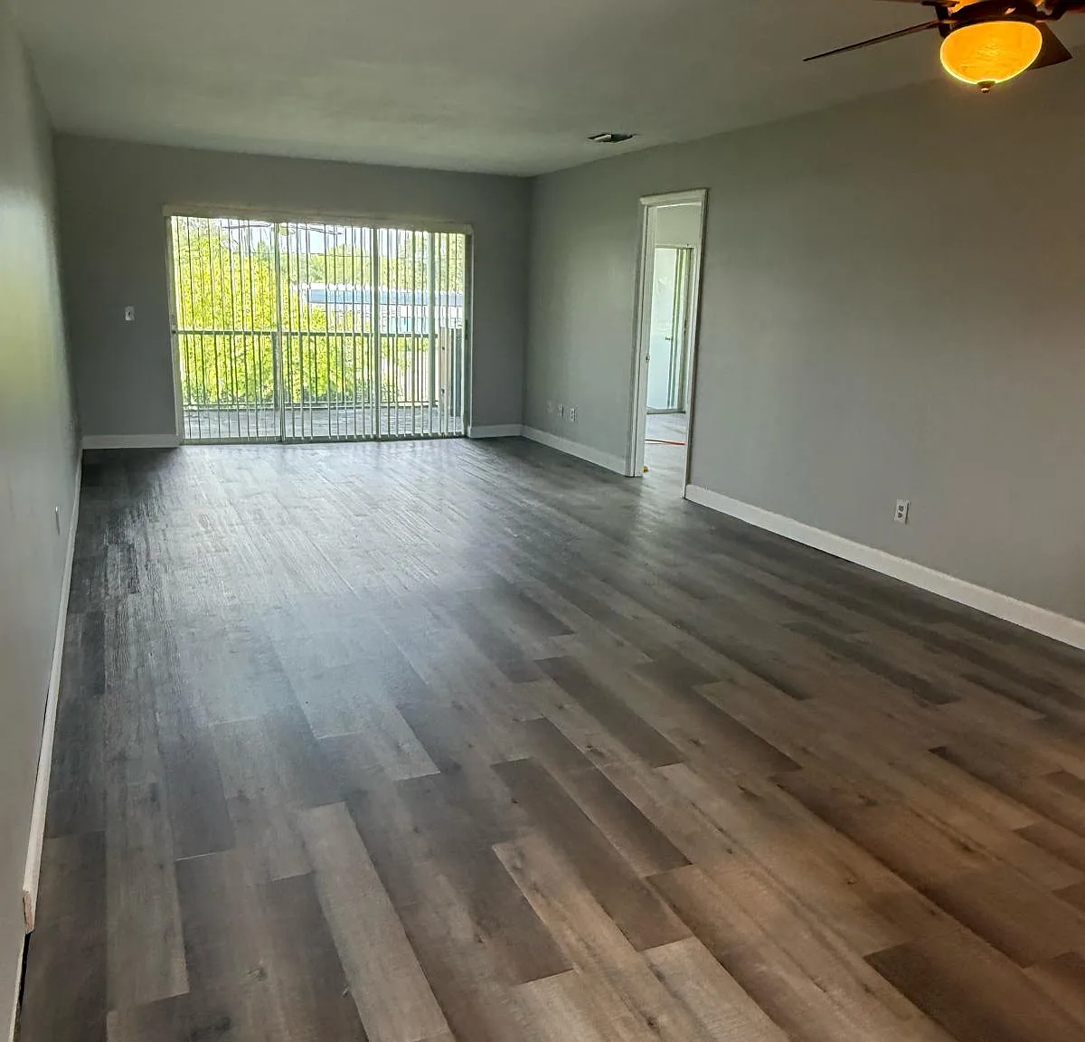 2 bed, 1000 sqft, $1,750 — Photo 2