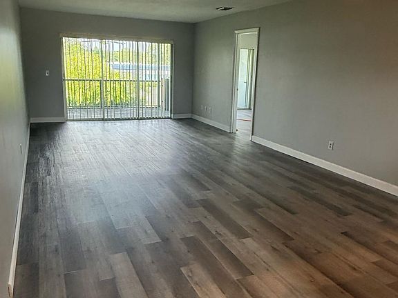2nd image of 1003 NW Spruce Ridge Dr #18