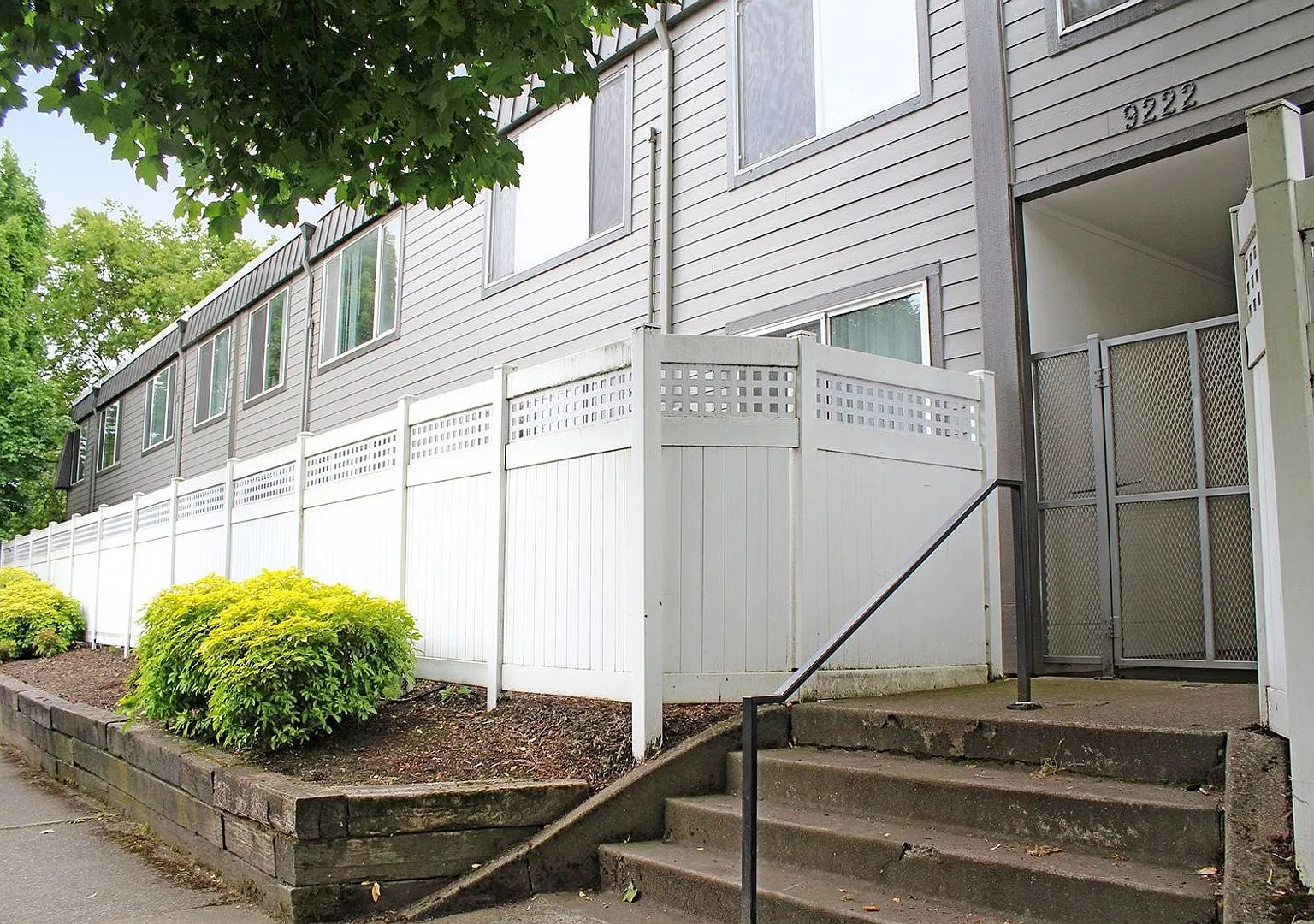 9222 N Lombard St — Photo 4