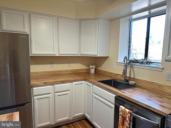 5th image of 17821 Buehler Rd APT 101