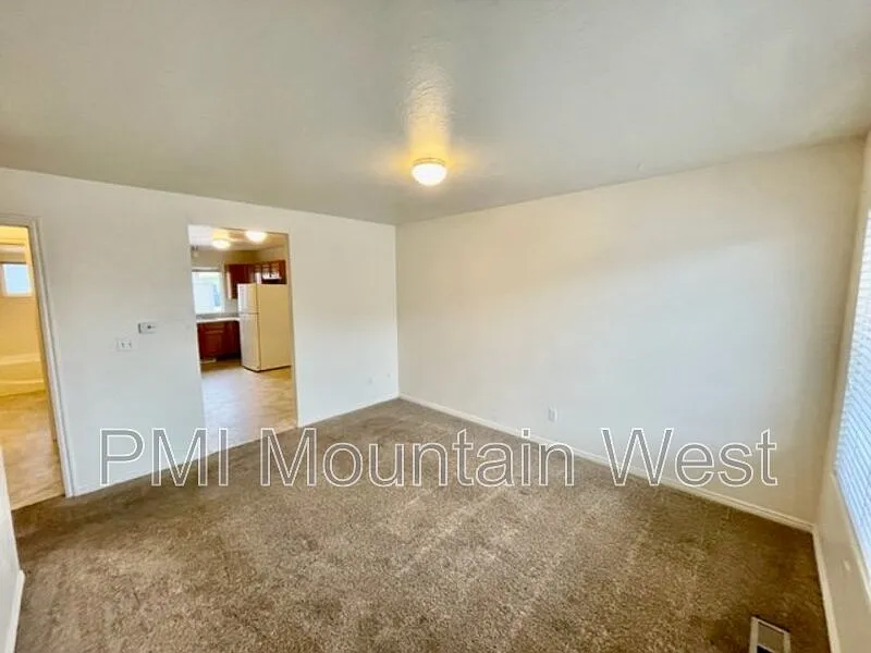 2 bed, 1.0 bath, 825 sqft, $1,275 — Photo 1