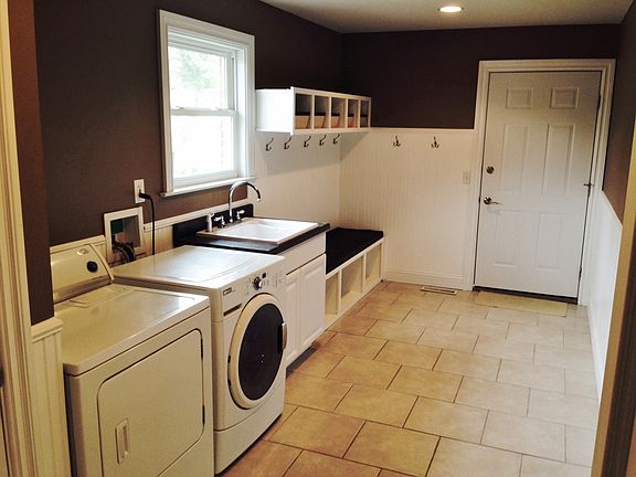 4th image of 8116 Hamptonshire Dr