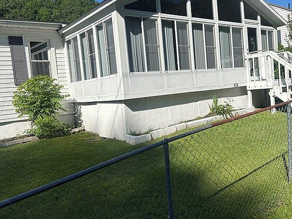 2nd image of 439 Brown Ave
