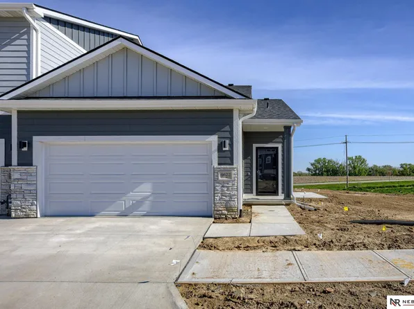 4622 Schilling Ct, Bellevue, NE 68133
