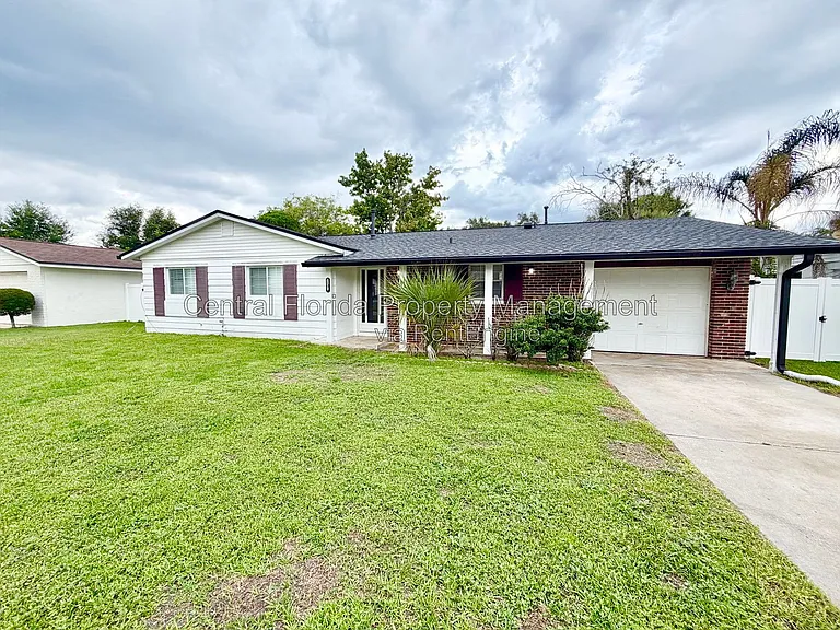 3137 Thistlehill Dr — Photo 1